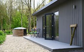 Lakeside Eco Lodge- 'Heron'